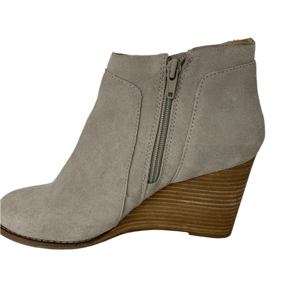 Lucky Brand Yaba Wedge Bootie Gray Suede 3 1/4” Heel Women’s Size 8